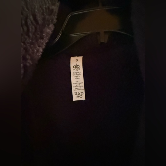 Alo Yoga Reversible Coat New Condition - Picture 10 of 15